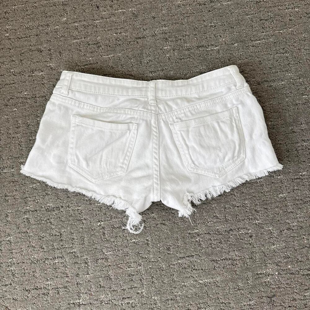 The cutest vintage y2k white ultra- low rise mini shorts - Picture 4 of 6